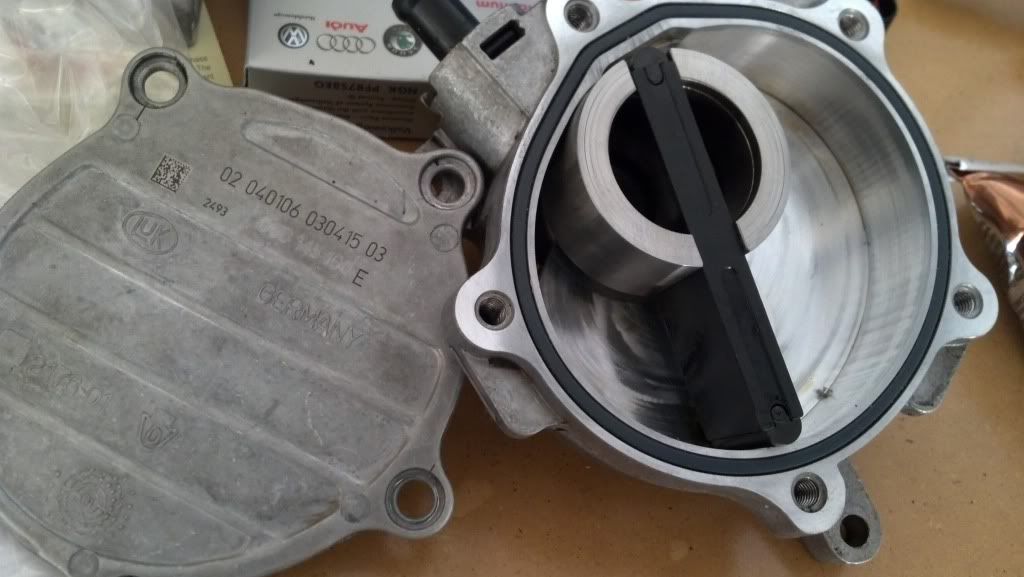 Oil leak, camshaft rear seal ?? VW Vortex Volkswagen Forum