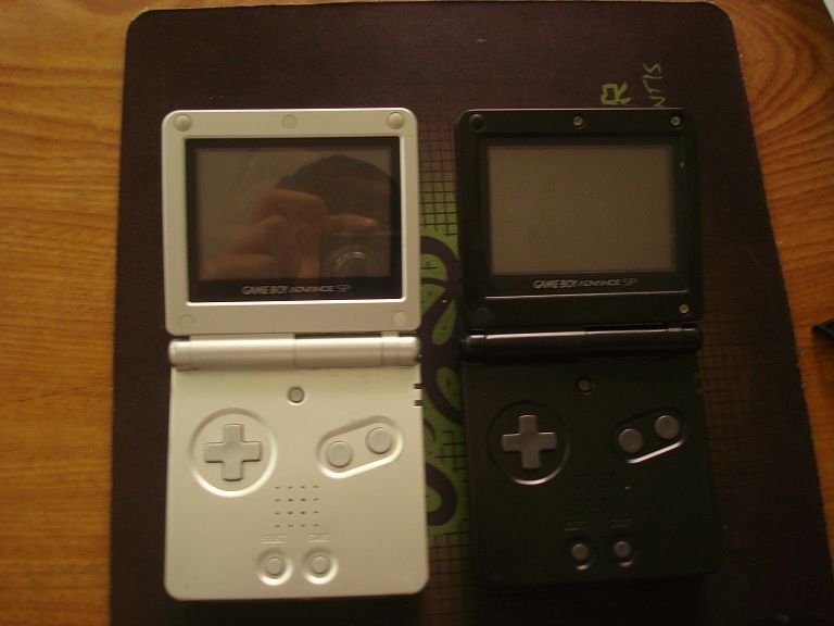 Nintendo DS màu bạc và một con gameboy mới 95% ... end time 22h00 ngày 10/04 - 1