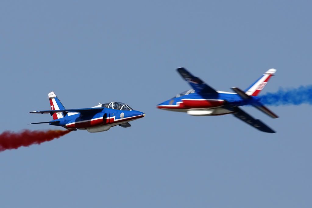 http://i828.photobucket.com/albums/zz210/SEC_photos/Dubai%202009/1434PatrouilledeFrance.jpg