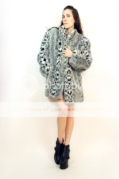  1980s snow leopard faux fur cot. Plush shaggy coat. Stand up collar 